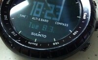 Suuntocoreスントコアの電池交換をしたいのですが 専用工具でもコ Yahoo 知恵袋