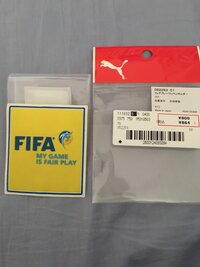 サッカーの審判のワッペンが届いたのですが ホルダーに入れるべきでしょう Yahoo 知恵袋