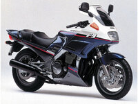 ホンダのバイクx4を買おうか迷っています 良いところ悪いところ教 Yahoo 知恵袋