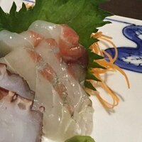 お店で食べた白身魚のお刺身がなんの種類かが分かりません お店の方に聞いても種類 Yahoo 知恵袋