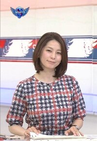サンデースポーツの杉浦友紀アナ 青地に白い花柄ワンピースが素敵ですね Yahoo 知恵袋
