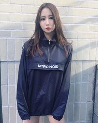 この人は誰ですか 吉見衣世 花木衣世 Http Wear Yahoo 知恵袋