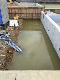 田んぼを造成してl型擁壁にしました 施工開始時は 造成地の隣地は 田植え時期では 教えて 住まいの先生 Yahoo 不動産