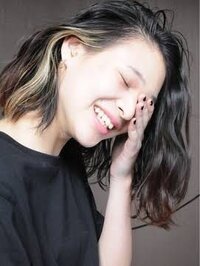 ミディアム 巻き髪 巻き方 この写真のようなゆるいウェーブを作 Yahoo 知恵袋