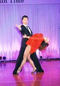 社交ダンスの技名について質問です 女性と手をつないだまま腕を広げて Yahoo 知恵袋