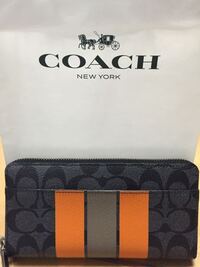 滋賀の竜王アウトレットパークで購入したcoachの長財布なんですが正 Yahoo 知恵袋