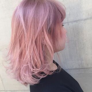 セルフヘアカラーのやり方について質問です 下の画像のような若干白っぽ Yahoo 知恵袋