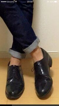 男の人で私服で革靴履いている人で 素足で履いているような人がいる Yahoo 知恵袋