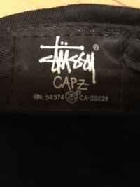 このstussyのキャップは本物ですか それとも偽物ですか 詳し Yahoo 知恵袋
