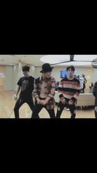 Btsのダンスでテテがセンターでごめんねみたいなポーズして踊ってるのなんて Yahoo 知恵袋