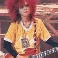 Hideの画像見てたら死に顔のようなのがありました 顔色悪く Yahoo 知恵袋