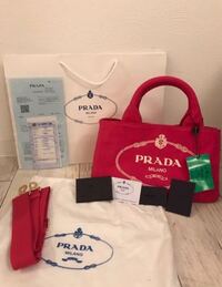 PRADAのバッグなのですが - 本物だとおもいますか??また本物と偽物の見