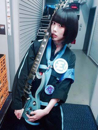 あのちゃんが持ってるギターってepiphoneのSGcustomの限 - Yahoo!知恵袋