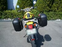 バイクの積載装置についてまず 積載装置 キャリアだと思ってよいのですよね Yahoo 知恵袋