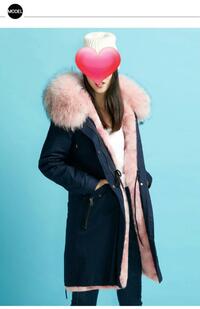 韓国でピンクや青などのファーが付いたモッズコートが流行ってるんですか？ 