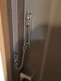 至急 ドアロックを外から施錠してしまいました 玄関のドアロックが玄関 Yahoo 知恵袋