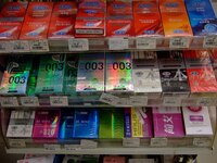 女子高生に質問ですコンドームを買ったことがある人いますか もし Yahoo 知恵袋