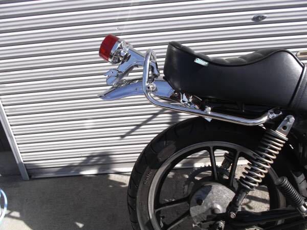 CB250T（ホーク）の純正リアフェンダーにGT380のテールランプ