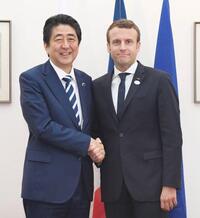 マクロンフランス大統領って安倍首相より背が低いのですが フランス男性 Yahoo 知恵袋