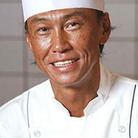 たいめいけんの3代目の茂手木シェフは黒人なんですか いえ 日本人です 日 Yahoo 知恵袋