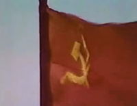 画像の国旗は西暦何年あたりのソ連でしょうか。

URLはペット・ショップ・ボーイズというバンドのGo Westという曲なんですが、映像が軍事色が濃いです。
ソ連や中国？ が出てきますが
実写は含まれますでしょうか。

https://youtu.be/lXgH_NBMACA