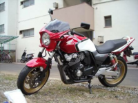 Cb400sfにビキニカウルを付けたいです 理由はカッコいいと思うからで Yahoo 知恵袋