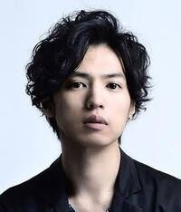 俳優の桐山漣さんは天然パーマですか 天然パーマではなくてアイロ Yahoo 知恵袋