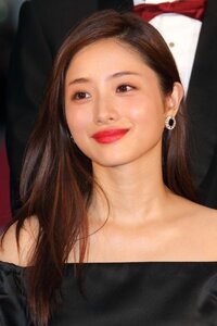 石原さとみさんは美人だと思いますか 可愛い系でしょうか 可愛い Yahoo 知恵袋