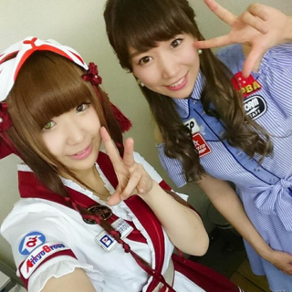 この左の狐の仮面の女子プロボウラーの方って誰ですか 岩見彩乃プロですよ Yahoo 知恵袋
