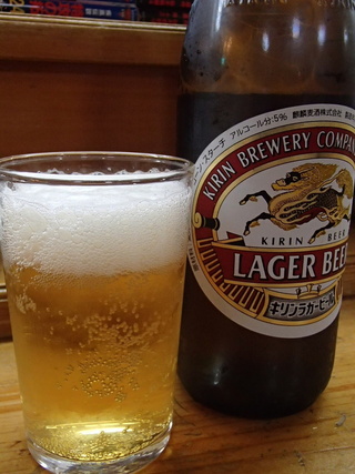 瓶ビールの値段について 先ほど近所の食堂へ行って昼飯を食べました その食堂の壁 Yahoo 知恵袋