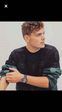 Martingarrixが着ているこの服どこの服ですか なんとなくドリス Yahoo 知恵袋