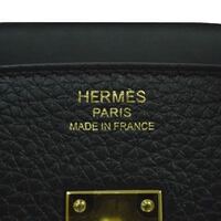 シャツにhのマークが入っているオシャレな服はどこのブランドのですか ちなみにエ Yahoo 知恵袋