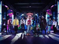 High Lowのマイティーウォーリアーズにいるパールの着ているこの Yahoo 知恵袋