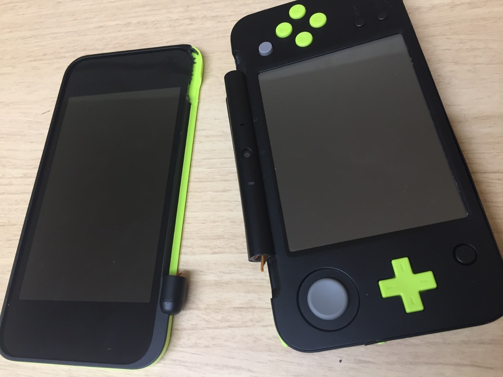DSの修理についてなのですが2DSLLの折りたたみ部分が折れて