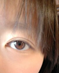 私の目の色はブラウンでしょうか 日本人の目の色は大抵アンバー ブラウ Yahoo 知恵袋