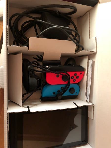 ゲオでswitchを売ろうかと考えています。 - ですが箱の上の本体