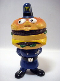 なぜ マクドナルドのキャラクター ドナルドの仲間たち グリマス ハン Yahoo 知恵袋