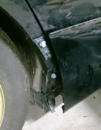 普通車でもオーバーハングはありますか アルファードを左の壁に1c Yahoo 知恵袋