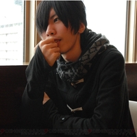 10年くらい前の男性声優さんって 雑誌のインタビュー写真とかで Yahoo 知恵袋