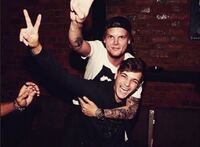 Xjapanのhideが死んだとき後追い自殺の人数はどのくらいいた Yahoo 知恵袋