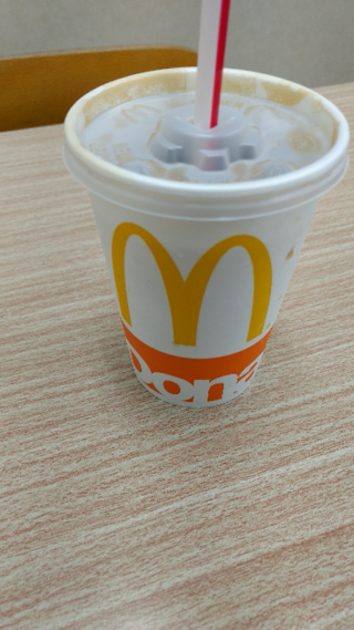 マックのアイスコーヒーってこれに入ってるんですか このカップだと普通 Yahoo 知恵袋