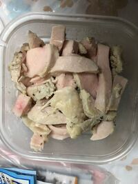 なんかピンク色なんですけど食べたらやばいですか これ生ですか サラダチキン作っ Yahoo 知恵袋