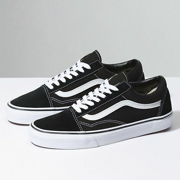 vans スニーカー 紐通し 穴 場所 違う