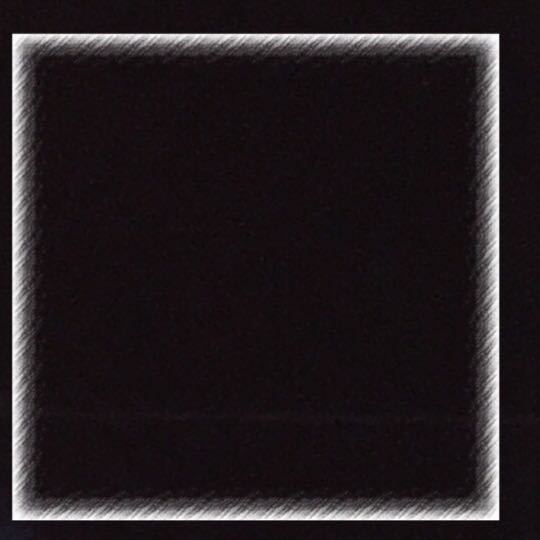 このような画像の半透明の白枠をつける方法を教えてください！アプリと 