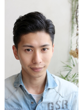 今ってこんな感じの髪型ですが 分け目を普段と左右逆にするとしっく Yahoo 知恵袋