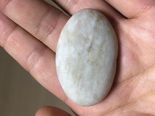 石の種類を教えてください 息子の自由研究で 石を調べていますこの白い Yahoo 知恵袋