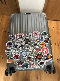 スーツケースに旅先のステッカーを貼るのは 今どきダサいんですか やってる Yahoo 知恵袋