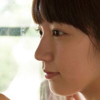 吉岡里帆の横顔ですけど鼻高いし 改めてみると美人なのでは だと思い Yahoo 知恵袋