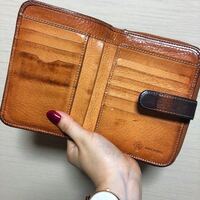 経年変化 エイジングでこのような状態になる革は何という革ですか タンニン Yahoo 知恵袋