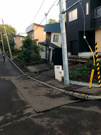 札幌清田区に白い大きな家がありました もう何年も人が住んでる様子は無く Yahoo 知恵袋